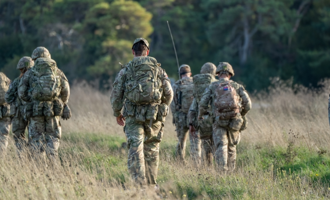 «Οι γιοι και οι κόρες μας να ετοιμαστούν να πολεμήσουν», προειδοποιεί ο αρχηγός Ενόπλων Δυνάμεων της Βρετανίας