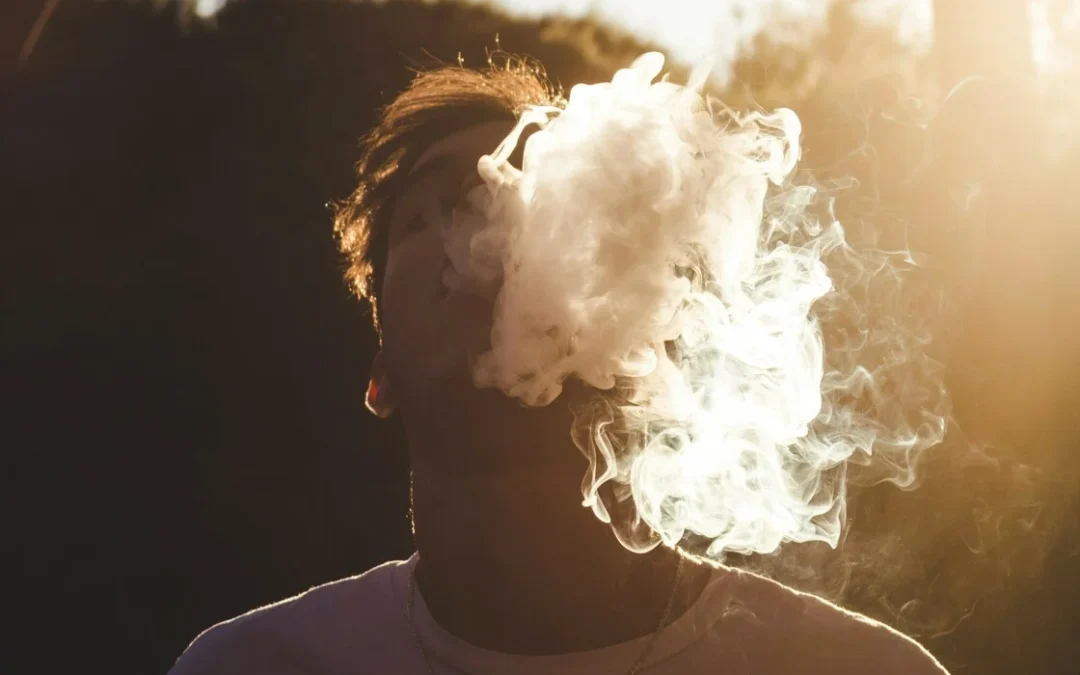 Μελέτη συνδέει το ηλεκτρονικό τσιγάρο με τον κίνδυνο εμφάνισης καρκίνου