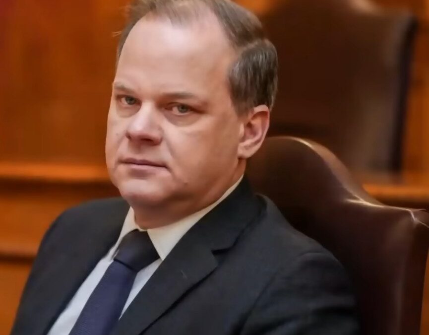 Καταπέλτης το πόρισμα του εισαγγελέα για τον Καραμανλή