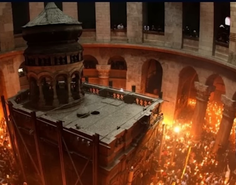 Ο ΠΑΤΕΡΑΣ ΣΤΥΛΙΑΝΟΣ ΚΑΡΠΑΘΙΟΥ ΓΙΑ ΤΗΝ ΑΚΑΥΣΙΑ ΤΟΥΣ ΝΕΟΜΑΡΤΥΡΕΣ ΚΑΙ ΤΟΝ ΕΛΠΙΔΟΦΟΡΟ ΣΤΟΝ ΤΡΑΜΠ